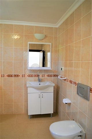 بسعر مخفض - دوبلكس للبيع باطلالة بحرية خلابة في الانيا 