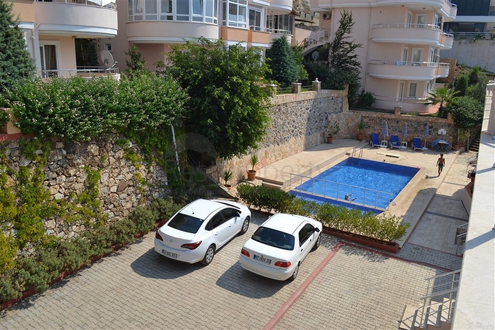 بسعر مخفض - دوبلكس للبيع باطلالة بحرية خلابة في الانيا 