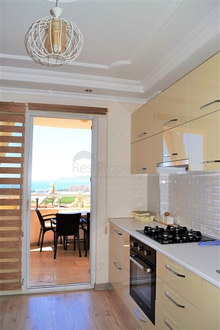 بسعر مخفض - دوبلكس للبيع باطلالة بحرية خلابة في الانيا 