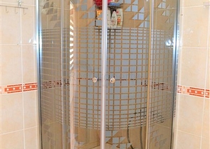 بسعر مخفض - دوبلكس للبيع باطلالة بحرية خلابة في الانيا 