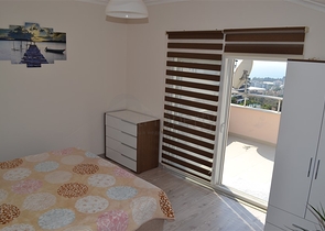 بسعر مخفض - دوبلكس للبيع باطلالة بحرية خلابة في الانيا 