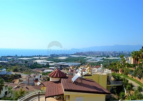 بسعر مخفض - دوبلكس للبيع باطلالة بحرية خلابة في الانيا 