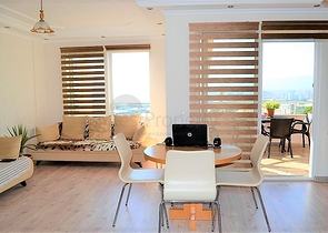 بسعر مخفض - دوبلكس للبيع باطلالة بحرية خلابة في الانيا 