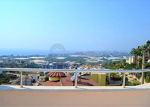 بسعر مخفض - دوبلكس للبيع باطلالة بحرية خلابة في الانيا 