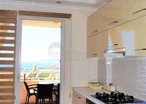 بسعر مخفض - دوبلكس للبيع باطلالة بحرية خلابة في الانيا 