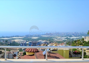 بسعر مخفض - دوبلكس للبيع باطلالة بحرية خلابة في الانيا 