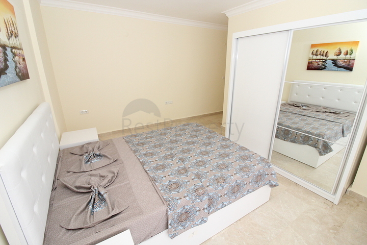 شقة بسعر مغرِ في الانيا / محمودلار