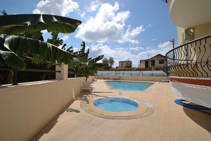 شقة بسعر مغرِ في الانيا / محمودلار