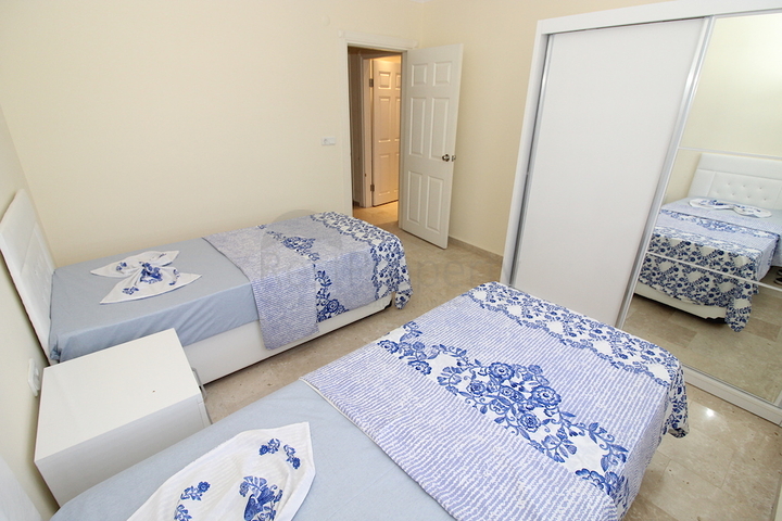 شقة بسعر مغرِ في الانيا / محمودلار