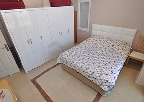 شقة غرفتين وصالة على البحر مباشرةً في الانيا 