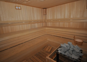 شقة واسعة بأربع غرف في كاستل/ الانيا 