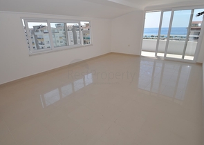 شقة واسعة بأربع غرف في كاستل/ الانيا 