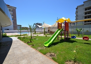 شقة واسعة بأربع غرف في كاستل/ الانيا 