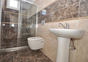 شقة واسعة بأربع غرف في كاستل/ الانيا 