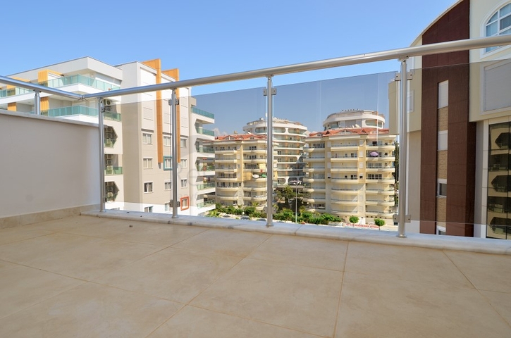 دوبلكس ثلاث غرف وصالة ضمن مجمع سكني حديث في افسلار / الانيا 