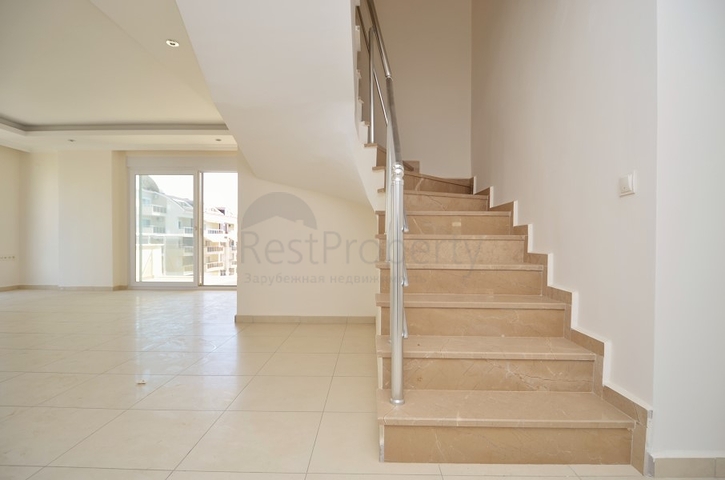 دوبلكس ثلاث غرف وصالة ضمن مجمع سكني حديث في افسلار / الانيا 