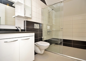 دوبلكس ثلاث غرف وصالة ضمن مجمع سكني حديث في افسلار / الانيا 