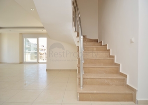 دوبلكس ثلاث غرف وصالة ضمن مجمع سكني حديث في افسلار / الانيا 