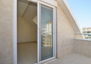 دوبلكس ثلاث غرف وصالة ضمن مجمع سكني حديث في افسلار / الانيا 