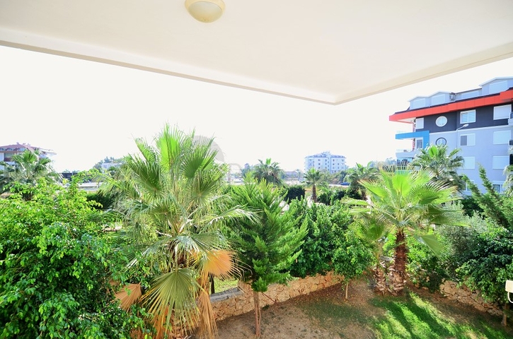 شقة واسعة بخمس غرف نوم في كاستل / الانيا 