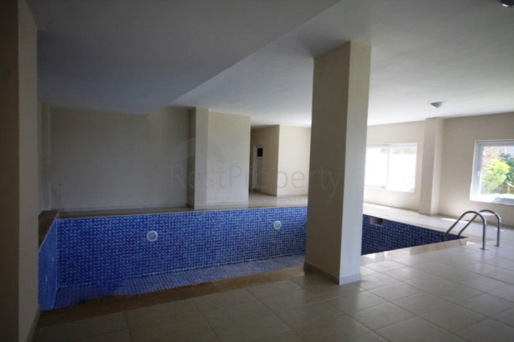 شقة واسعة بخمس غرف نوم في كاستل / الانيا 