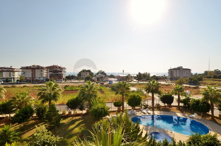 شقة واسعة بخمس غرف نوم في كاستل / الانيا 