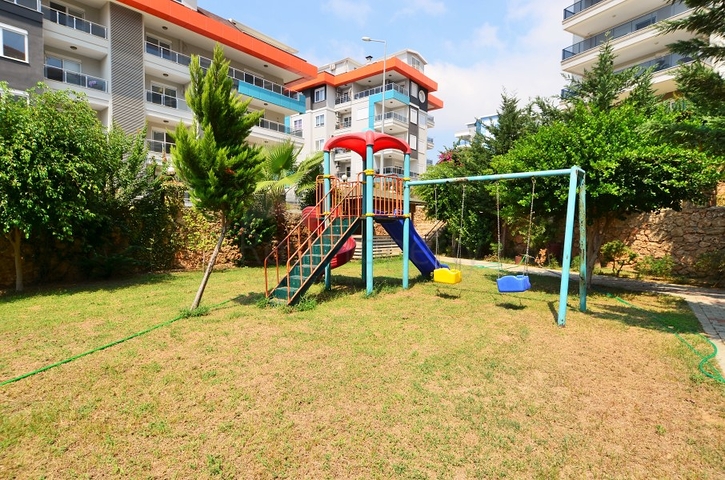 شقة واسعة بخمس غرف نوم في كاستل / الانيا 