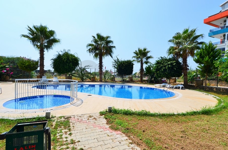 شقة واسعة بخمس غرف نوم في كاستل / الانيا 