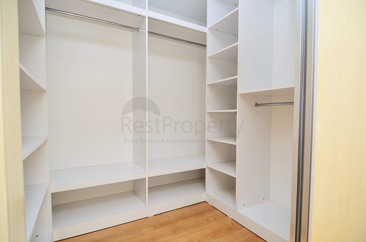 شقة واسعة بخمس غرف نوم في كاستل / الانيا 