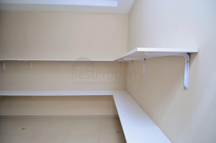 شقة واسعة بخمس غرف نوم في كاستل / الانيا 