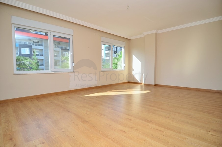 شقة واسعة بخمس غرف نوم في كاستل / الانيا 