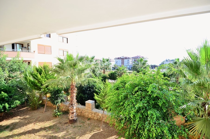 شقة واسعة بخمس غرف نوم في كاستل / الانيا 