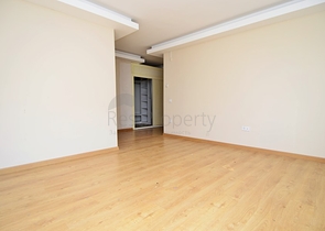 شقة واسعة بخمس غرف نوم في كاستل / الانيا 