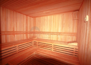 شقة واسعة بخمس غرف نوم في كاستل / الانيا 