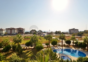 شقة واسعة بخمس غرف نوم في كاستل / الانيا 