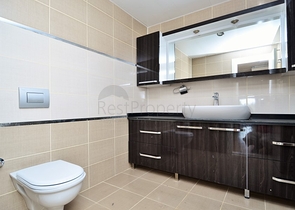 شقة واسعة بخمس غرف نوم في كاستل / الانيا 