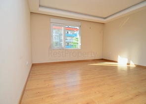 شقة واسعة بخمس غرف نوم في كاستل / الانيا 