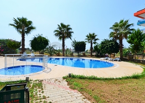 شقة واسعة بخمس غرف نوم في كاستل / الانيا 