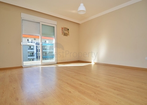 شقة واسعة بخمس غرف نوم في كاستل / الانيا 