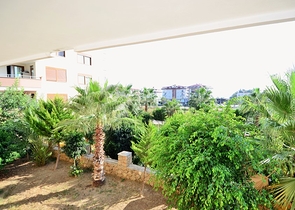 شقة واسعة بخمس غرف نوم في كاستل / الانيا 