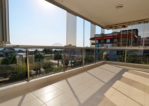 شقة واسعة بخمس غرف نوم في كاستل / الانيا 