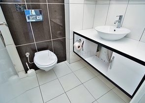 في احضان الطبيعة - شقة غرفة نوم وصالة ضمن مجمع حديث 