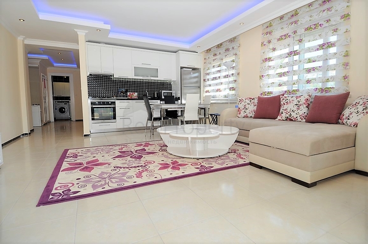 شقة بغرفتي نوم وصالة في ألانيا / كاستل 