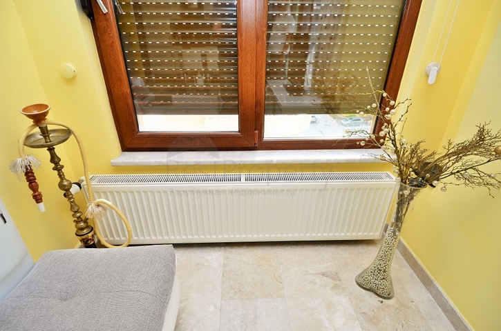 شقة بغرفتي نوم وصالة في الانيا / توسمور 