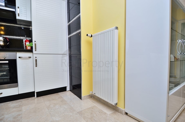 شقة بغرفتي نوم وصالة في الانيا / توسمور 