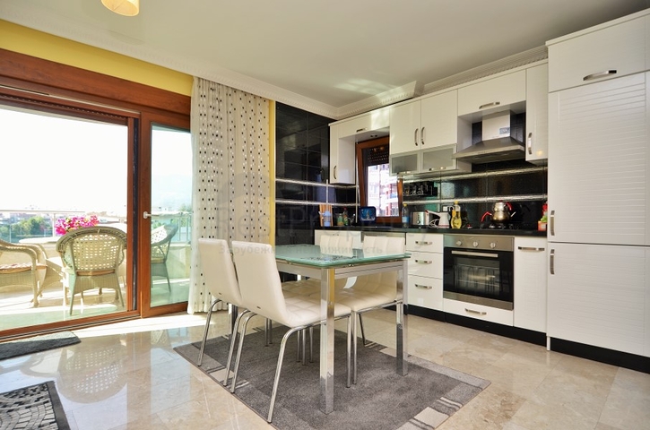 شقة بغرفتي نوم وصالة في الانيا / توسمور 