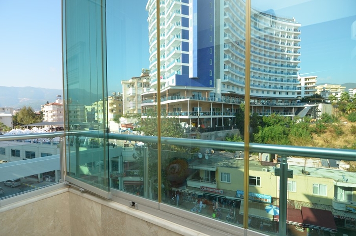 شقة بغرفتي نوم وصالة في الانيا / توسمور 