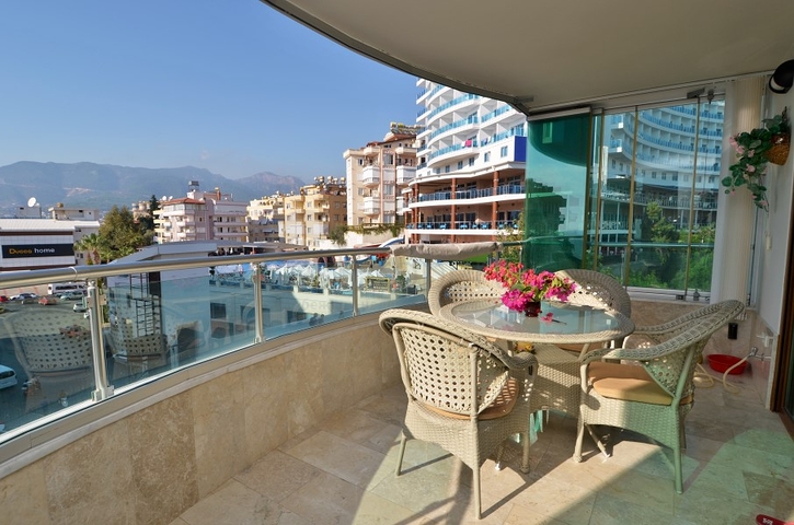 شقة بغرفتي نوم وصالة في الانيا / توسمور 