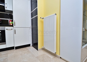 شقة بغرفتي نوم وصالة في الانيا / توسمور 