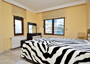 شقة بغرفتي نوم وصالة في الانيا / توسمور 